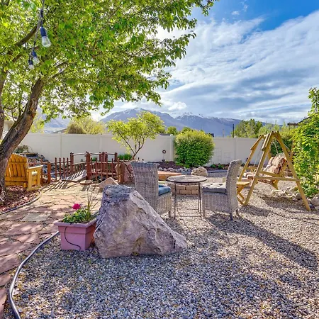 Cozy Kaysville Vacation Rental With Mountain Views!